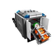 LEGO® Batman™: Ausbruch aus Arkham Asylum (10937)