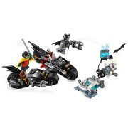 LEGO® Batcycle-Duell mit Mr. Freeze™ (76118)