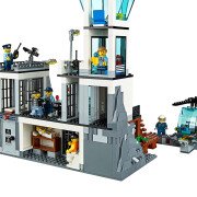 LEGO® Polizeiquartier auf der Gefängnisinsel (60130)