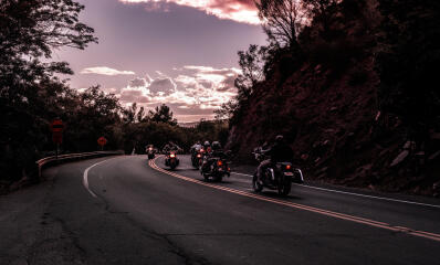 Motorradfahren in der Gruppe: Tipps, Tricks und die besten Accessoires