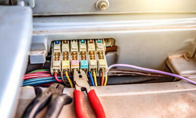 Autoelektrik verstehen: Ein Anfängerleitfaden
