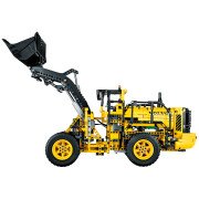 LEGO® VOLVO L350F Radlader (42030)